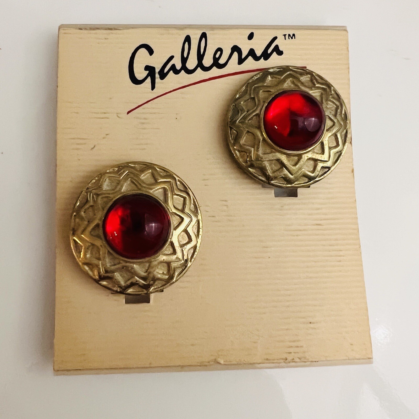 Vintage Galleria Gripoix Glass Earrings Cabochon Clip On Red Gold T Round 4620
