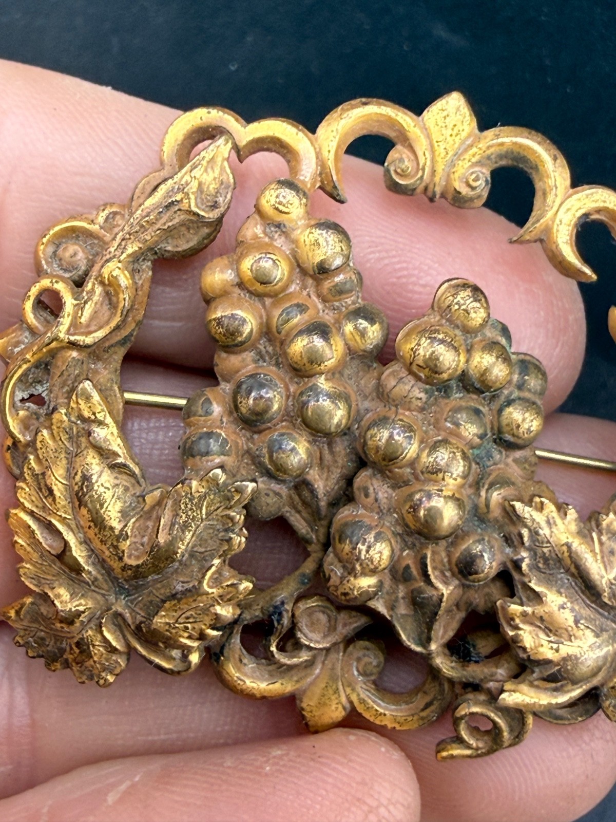 Vintage Brooch Gold Tone Grape Leaf Cluster