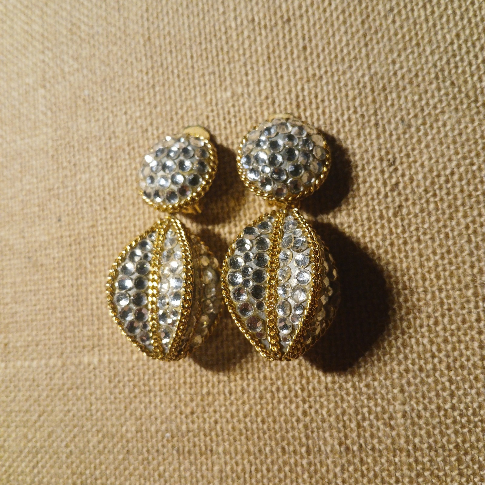Vintage Richard Kerr Signed Gold Tone Austrian Crystal Clip On Earring Braided
