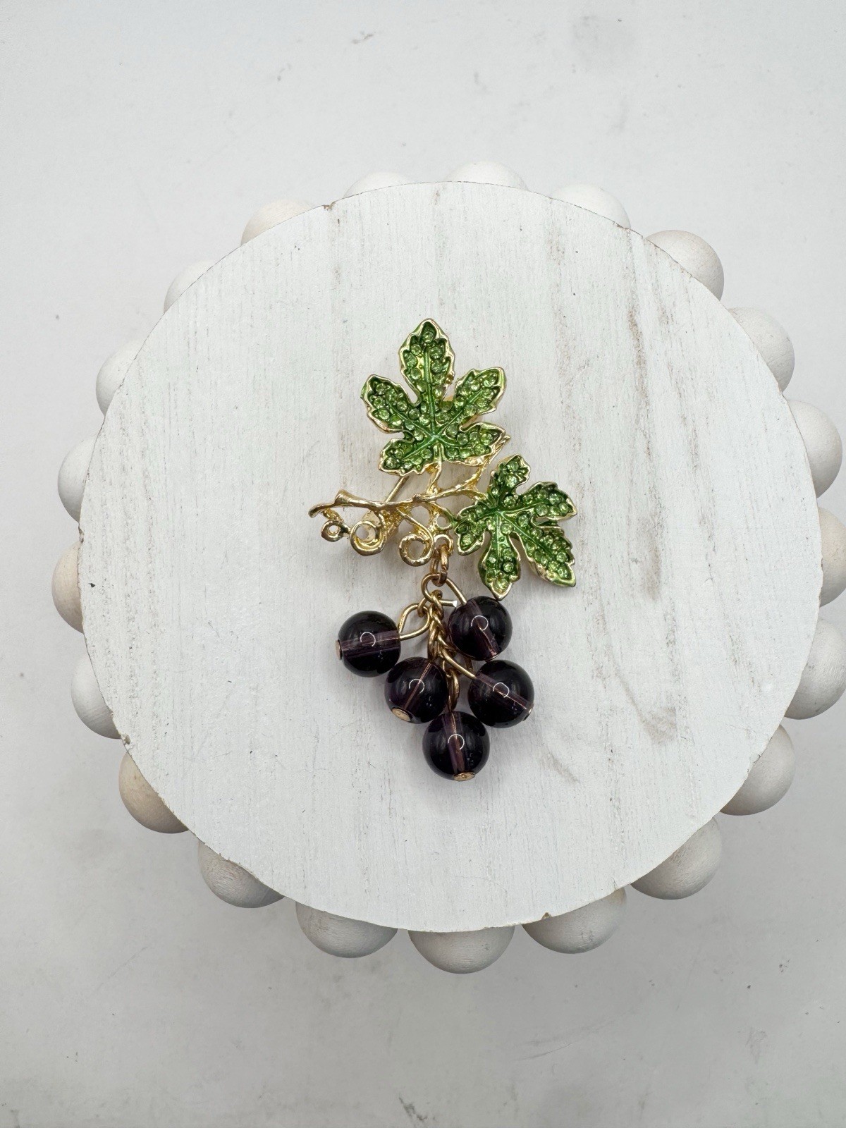 Bunch of Grapes Brooch Amethyst Glass Purple Grapes Gold Green Rhinestone Leaves