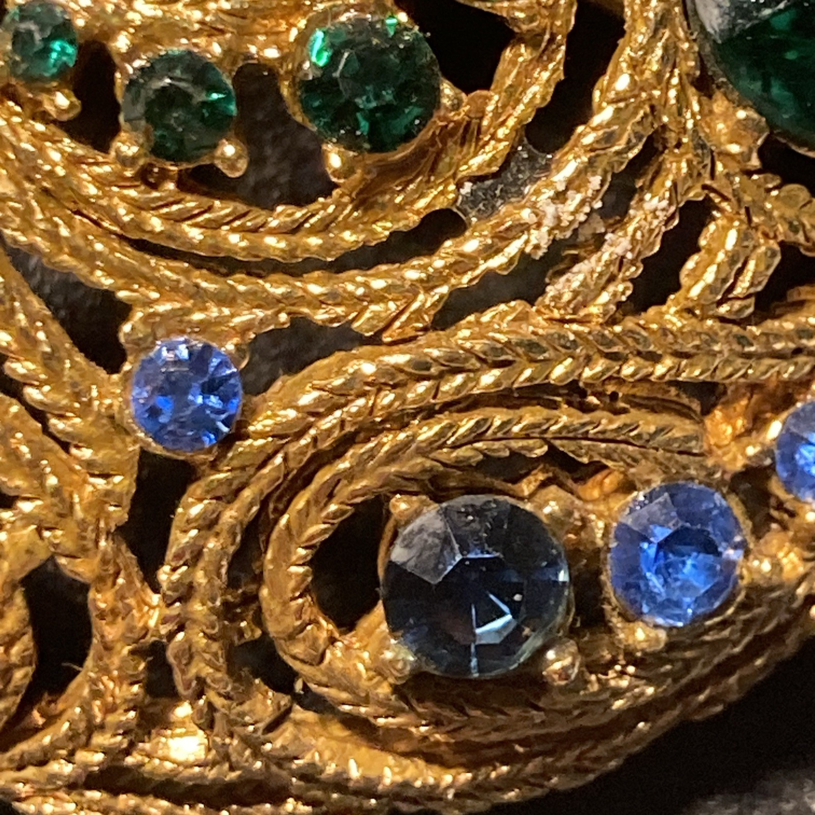 LaRoco 1950s Circular Brooch Colorful Gold Tone Rhinestones Textured Gold Plate