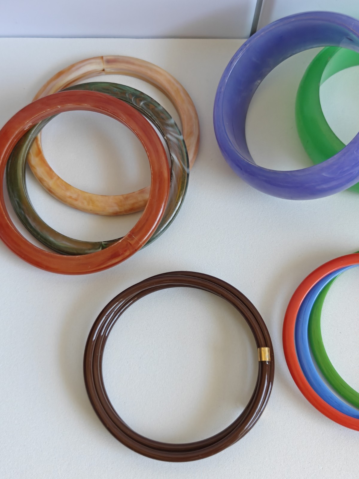 Vintage Lucite Acrylic Bangle Bracelets Lot of 9 Colorful Plastic Bangles Retro