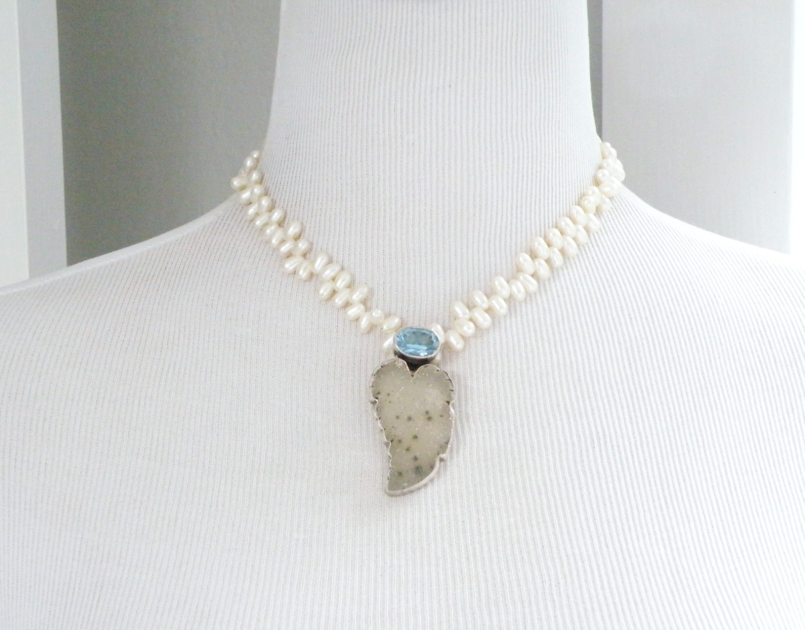 Amy Kahn Russell Sterling Silver 925 Blue Topaz Large Pearl Necklace 17″