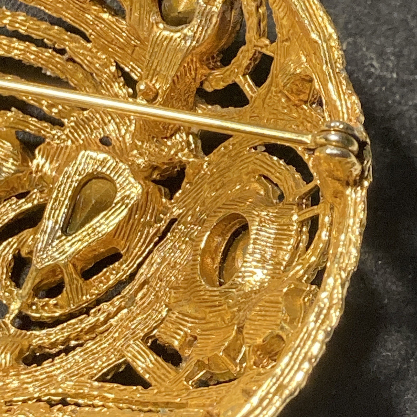 LaRoco 1950s Circular Brooch Colorful Gold Tone Rhinestones Textured Gold Plate