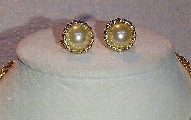 VINTAGE Kenneth Jay Lane signed Designer Chain 28″ Long with Matching Earrings