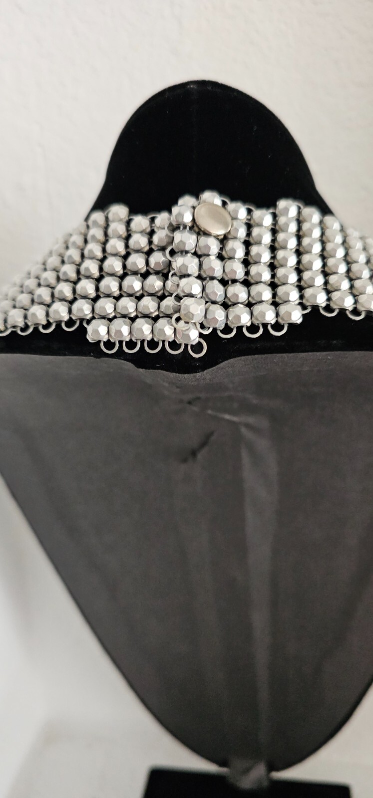 RARE Bib women necklace silver tone very light weight metal prongs 1.55n oz.