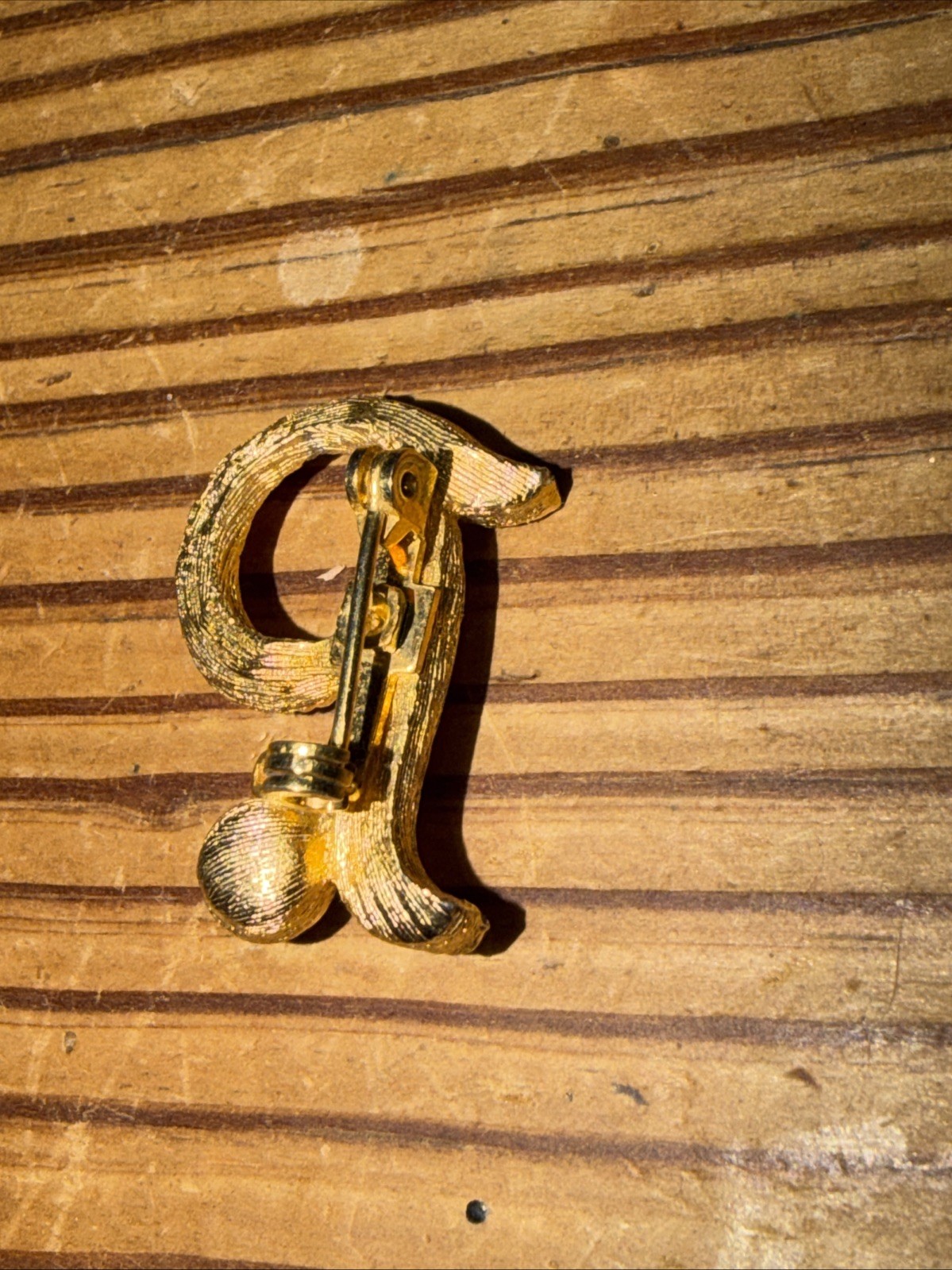 Vintage Textured Gold Toned Initial Letter P Pin Faux Pearl 15-l