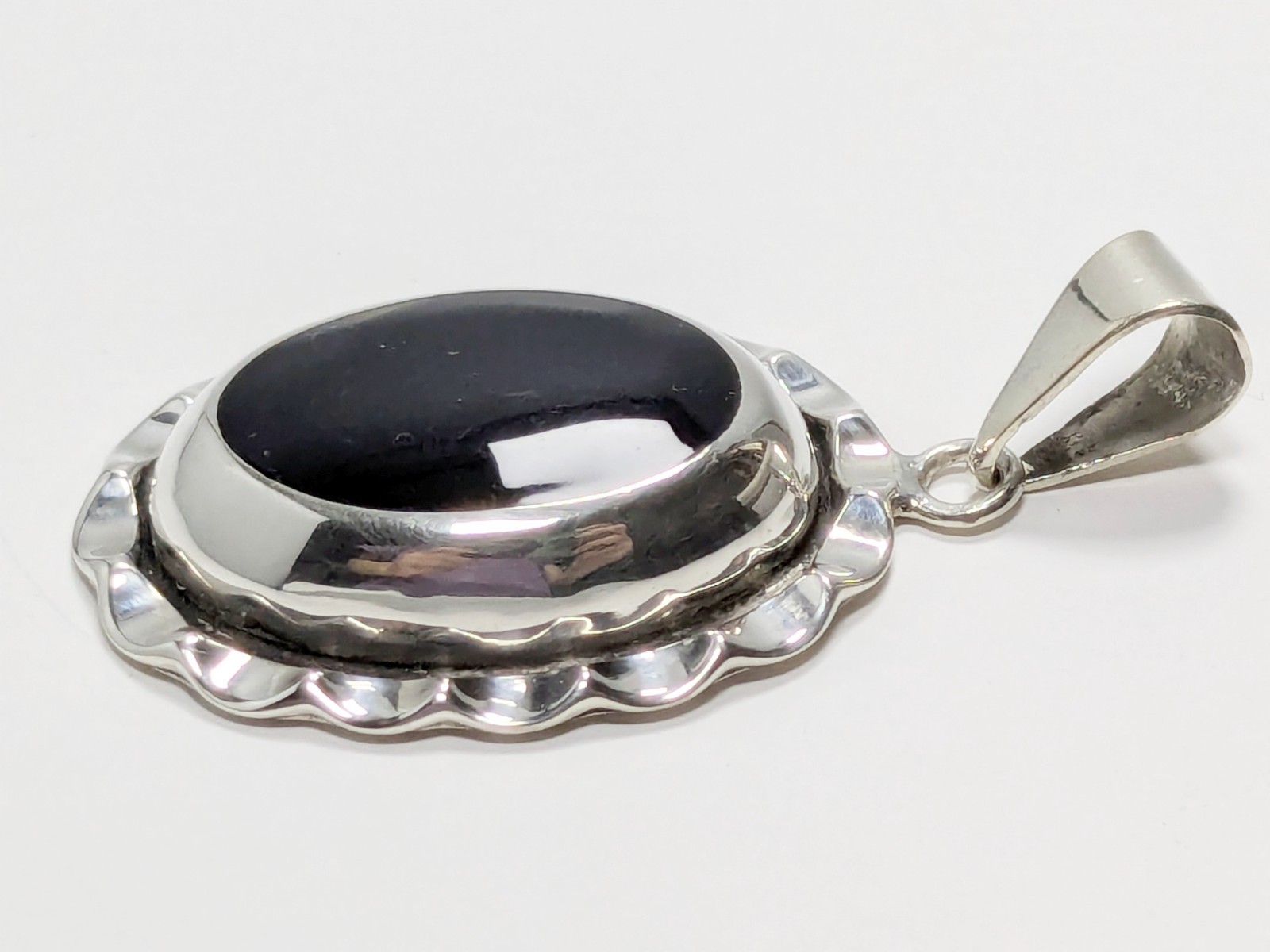 925 Mexico Sterling Silver Black Onyx Pendant 16 grams Preowned
