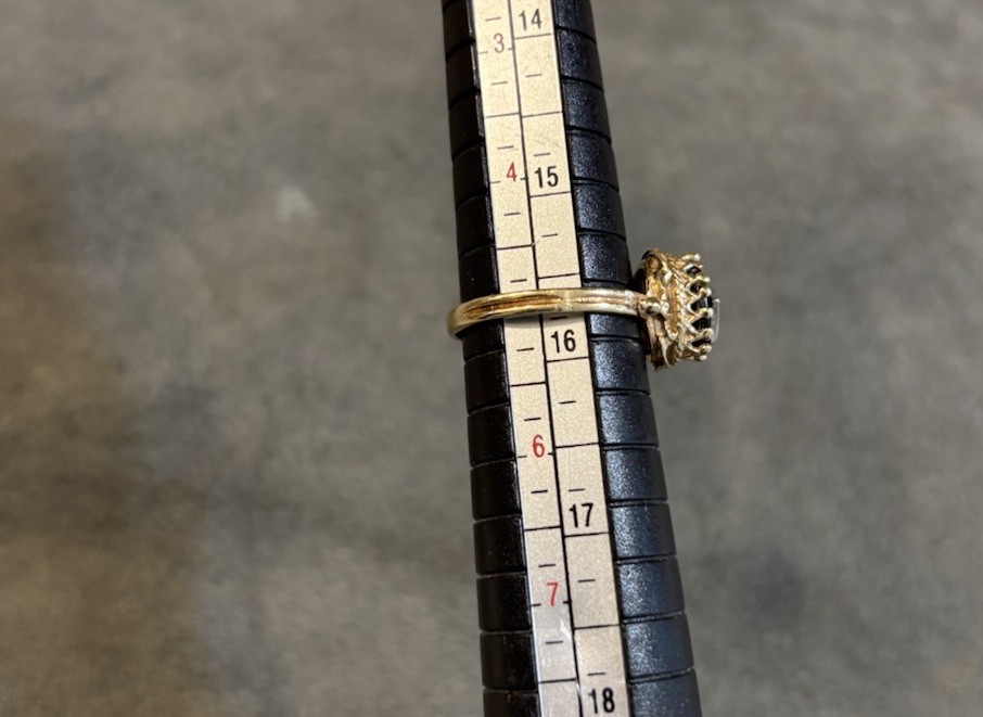 Vintage 14k Yellow Gold Black Onyx Diamond Accent Ring Size 5 Filigree 2.6
