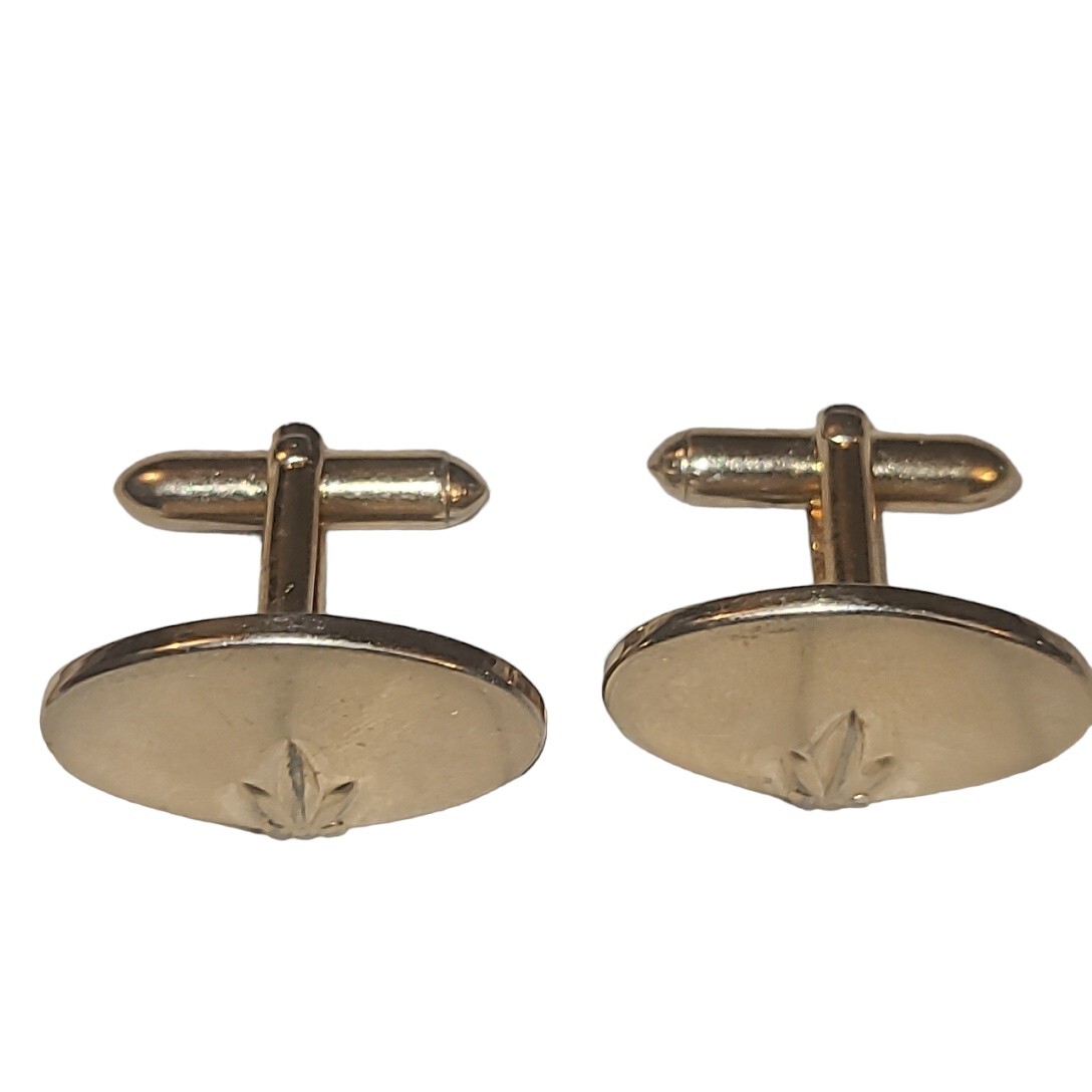 Vintage Swank Gold Tone Oval Disc With Leaf Classic Men’s Cufflinks