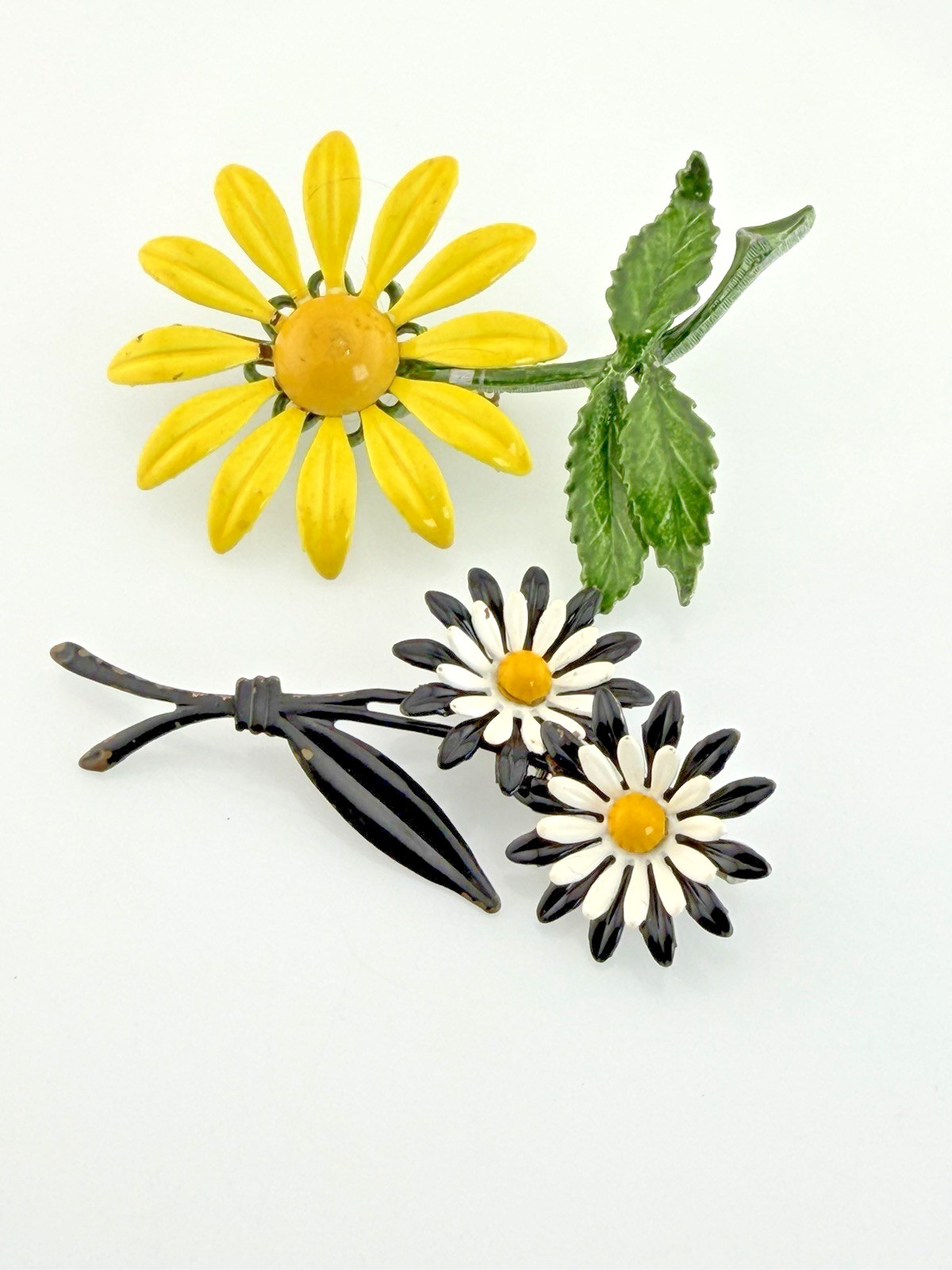 Vintage 1960s Enamel Flower Brooch Lot of 2 Black Yellow Pop Art Mod Retro Daisy