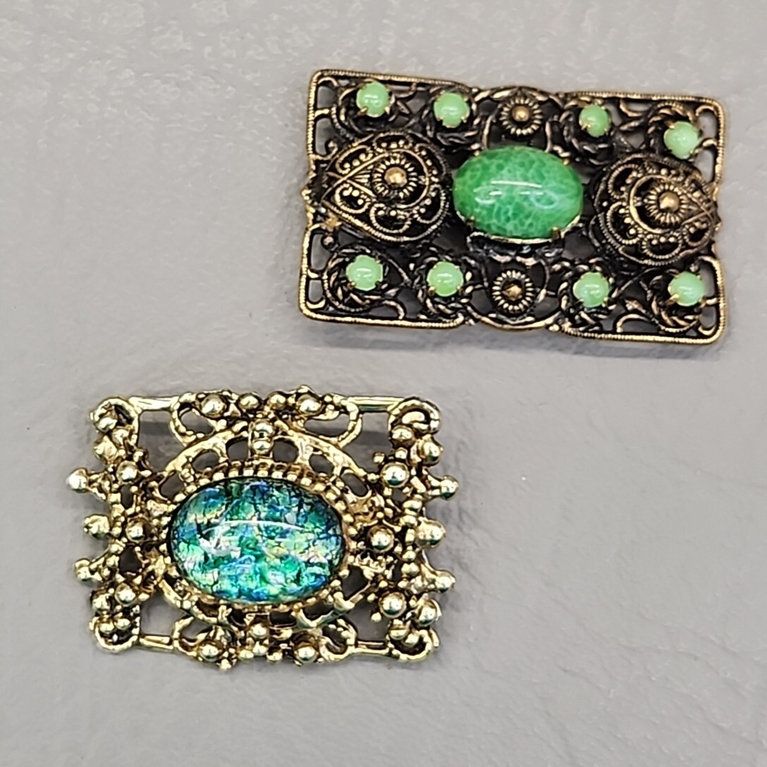 Vintage Brooch Lot of 2 Peking Glass Foil Confetti Oval Gold Tone Filigree
