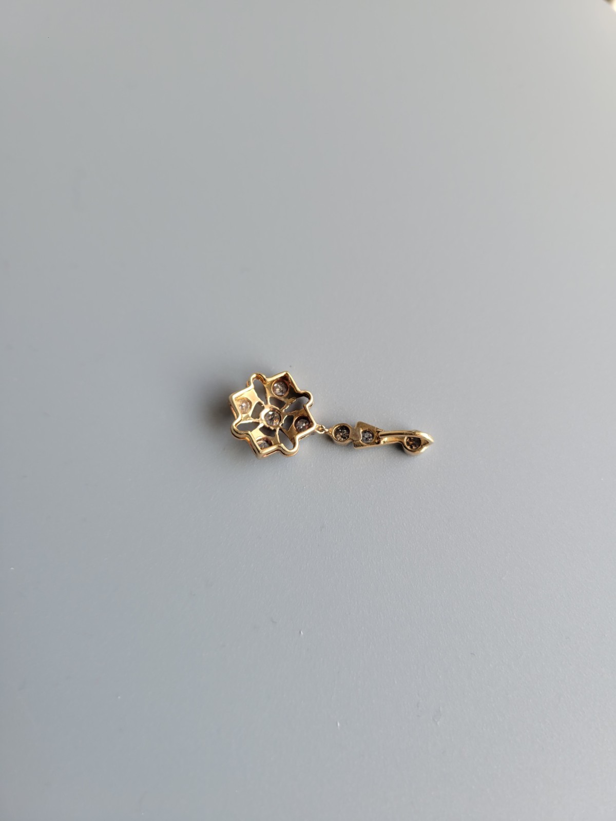Antique Edwardian 18K Old European Cut Diamond Pendant Platinum-Topped Snowflake