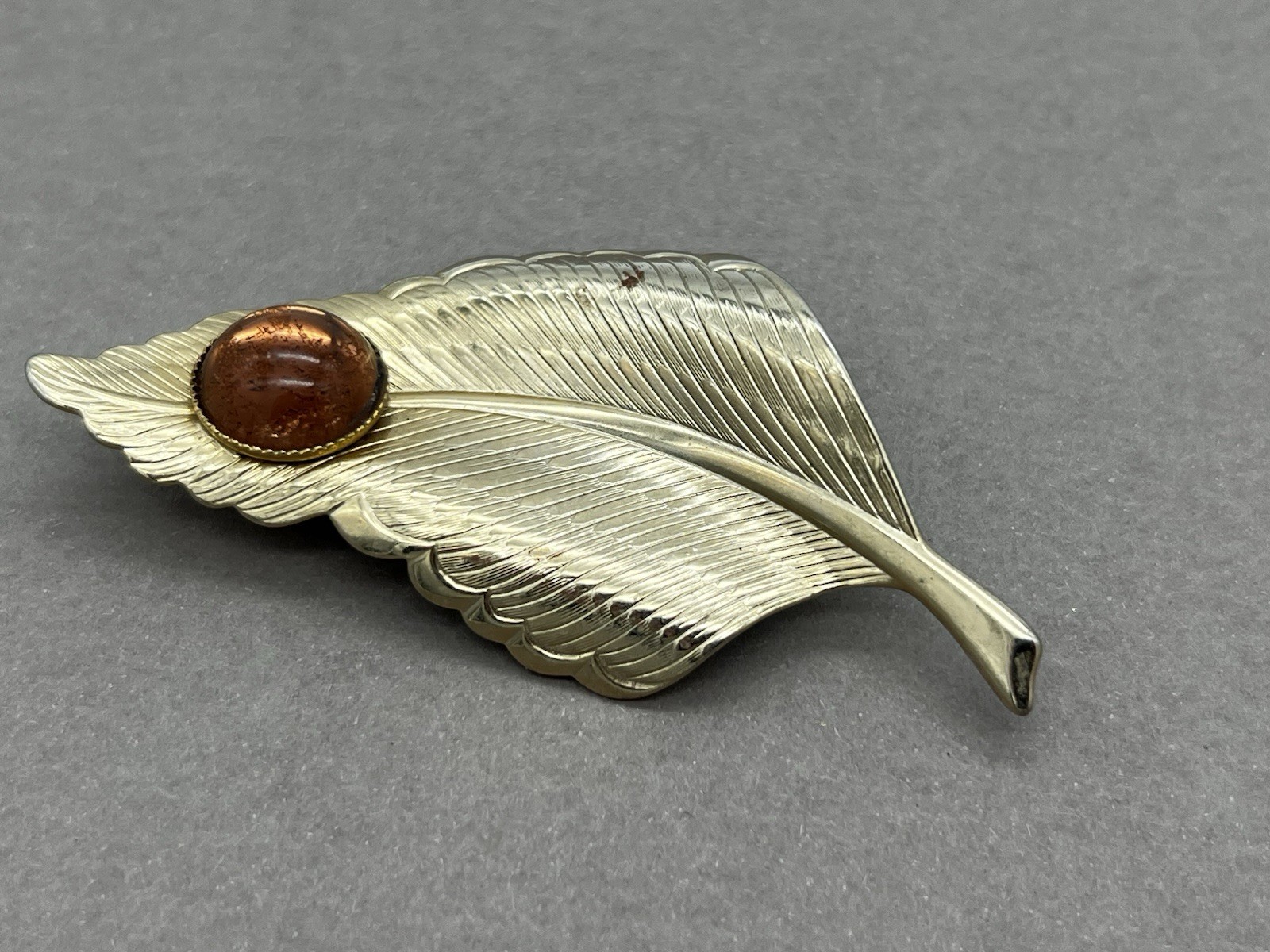 Vintage Leaf Brooch Gold Tone Amber Cabochon Nature Pin Retro Botanical Jewelry