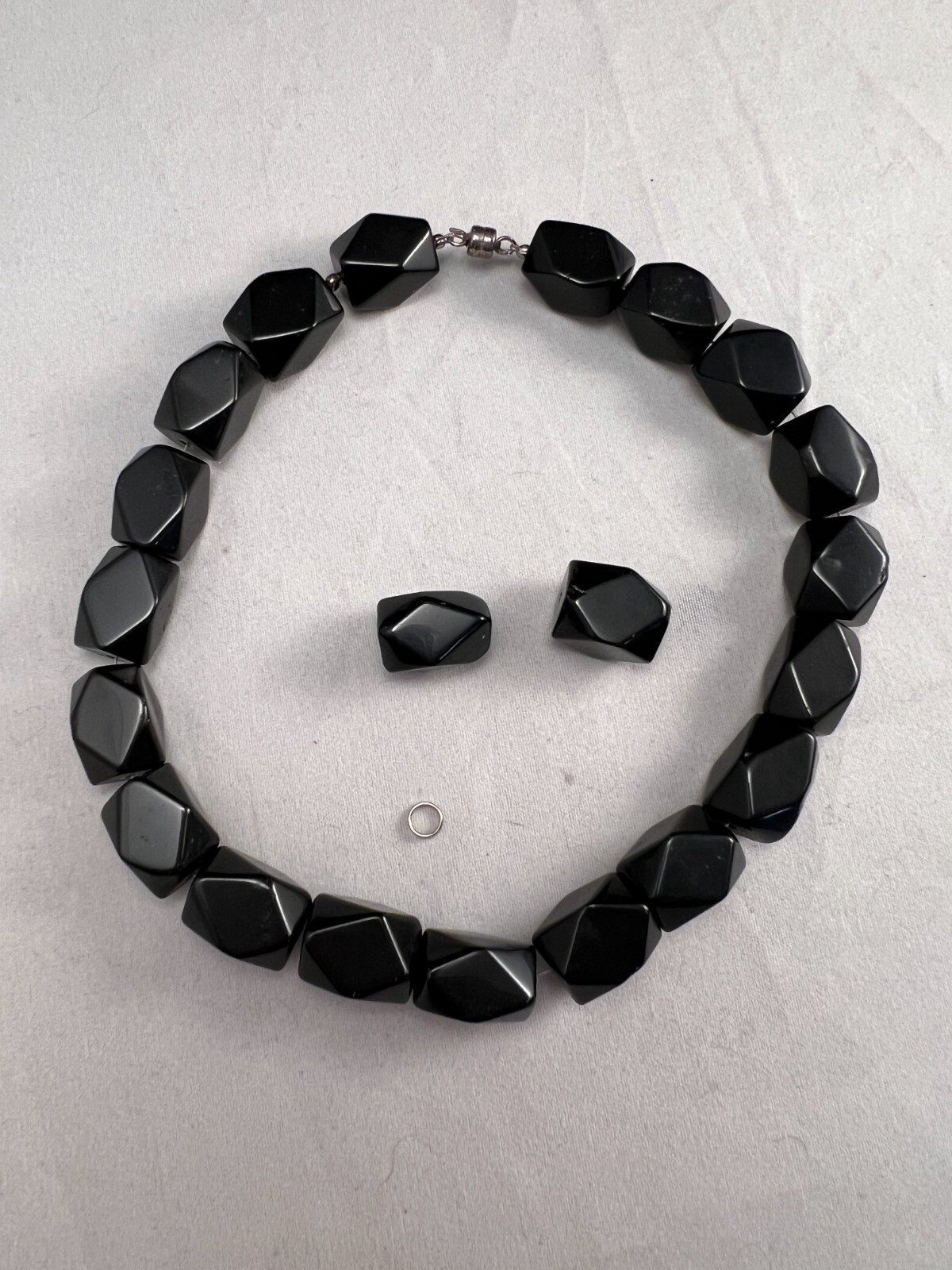 15″ Vintage Polished Faceted Black Stone Bead Necklace with Silver Clasp