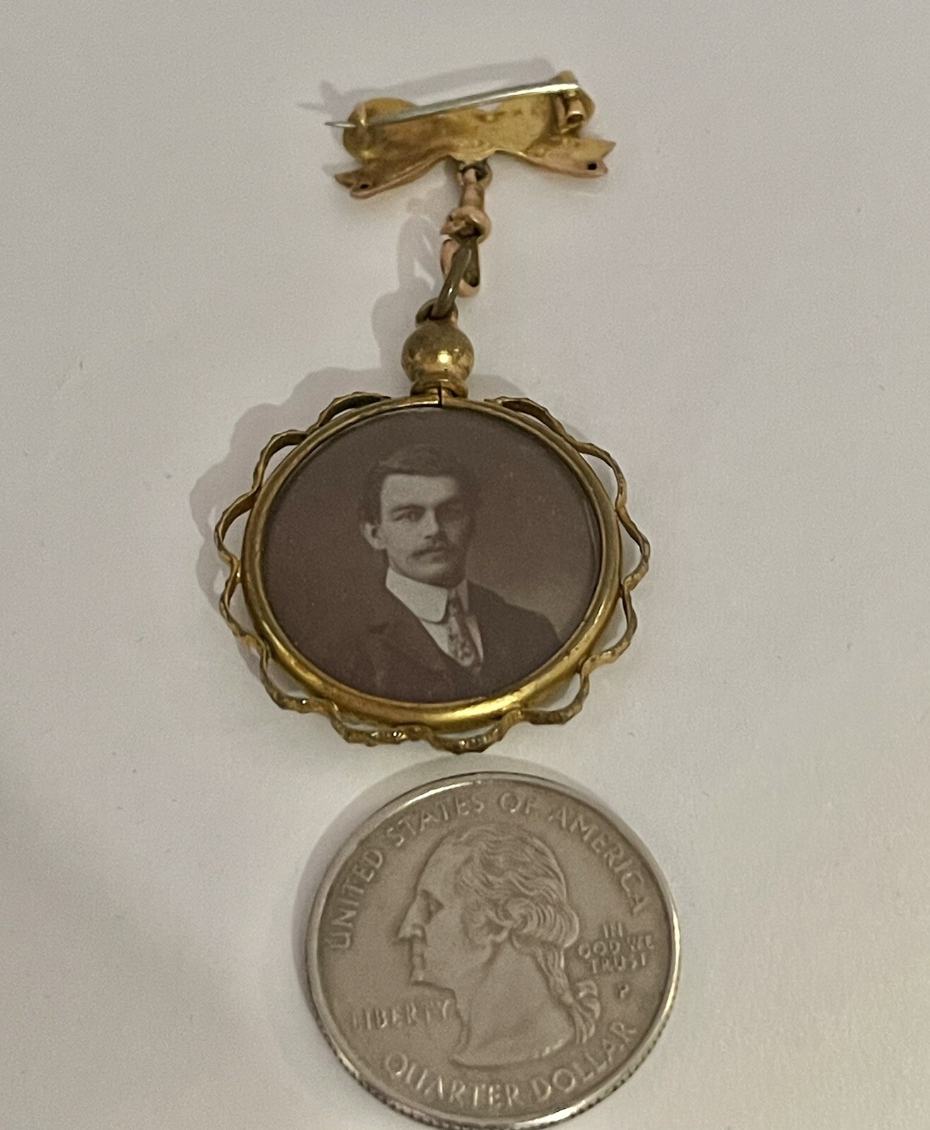 Antique A.J.C 9 Carat Gold Art Nouveau Double Portrait Photos Bow Pendant Brooch