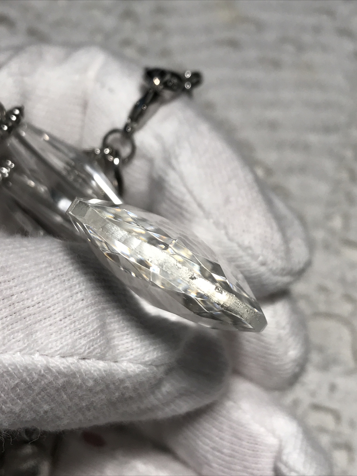 Lia Sophia Crystal Tear Drop pendant necklace 30” Silver tone Chain