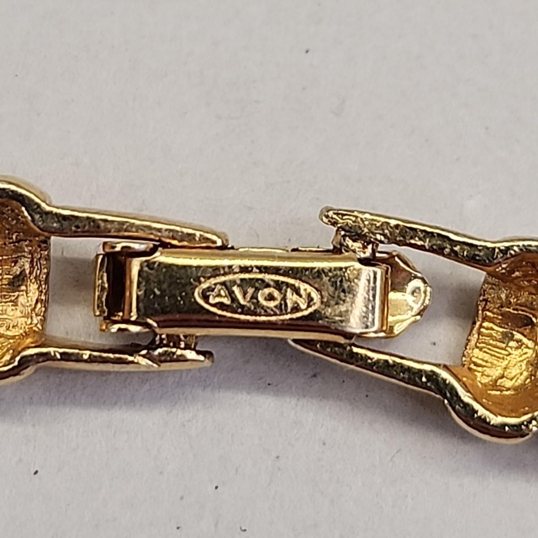 Vintage Avon Necklace Choker Pebbled Gold Tone Links 16.5″
