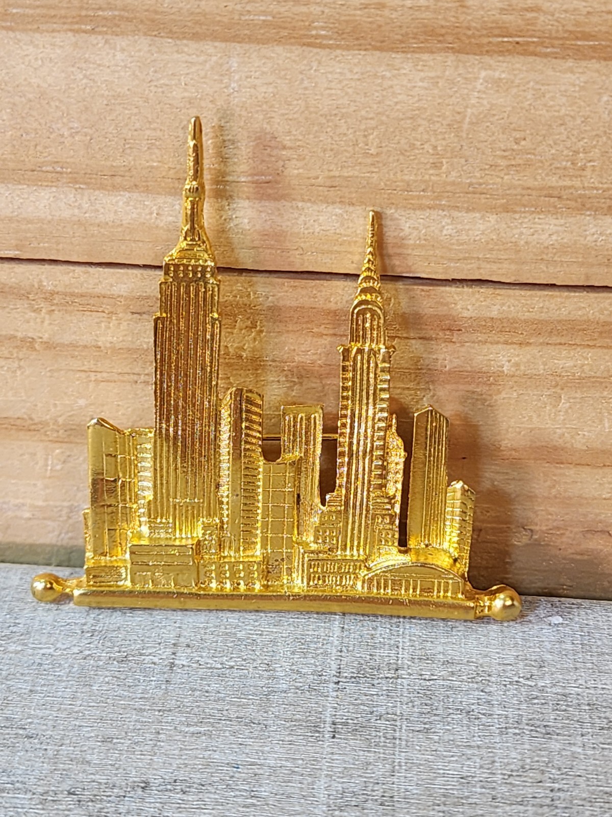 Vintage Park Lane Gold Tone New York Buildings Sky Line Brooch Sky Scrapers