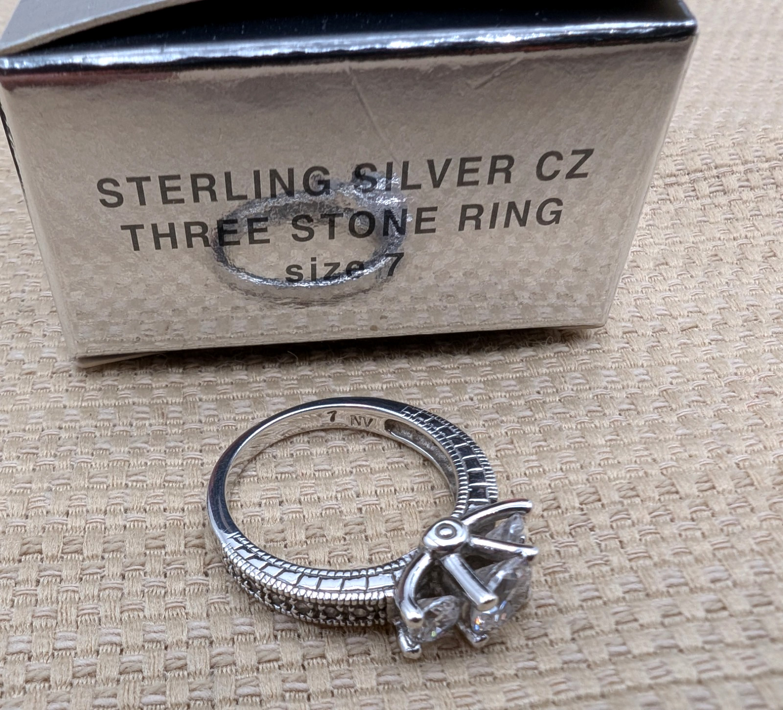 Avon 2007 Sterling Silver CZ Three Stone Ring Size 7 Engagement/Right Hand Ring
