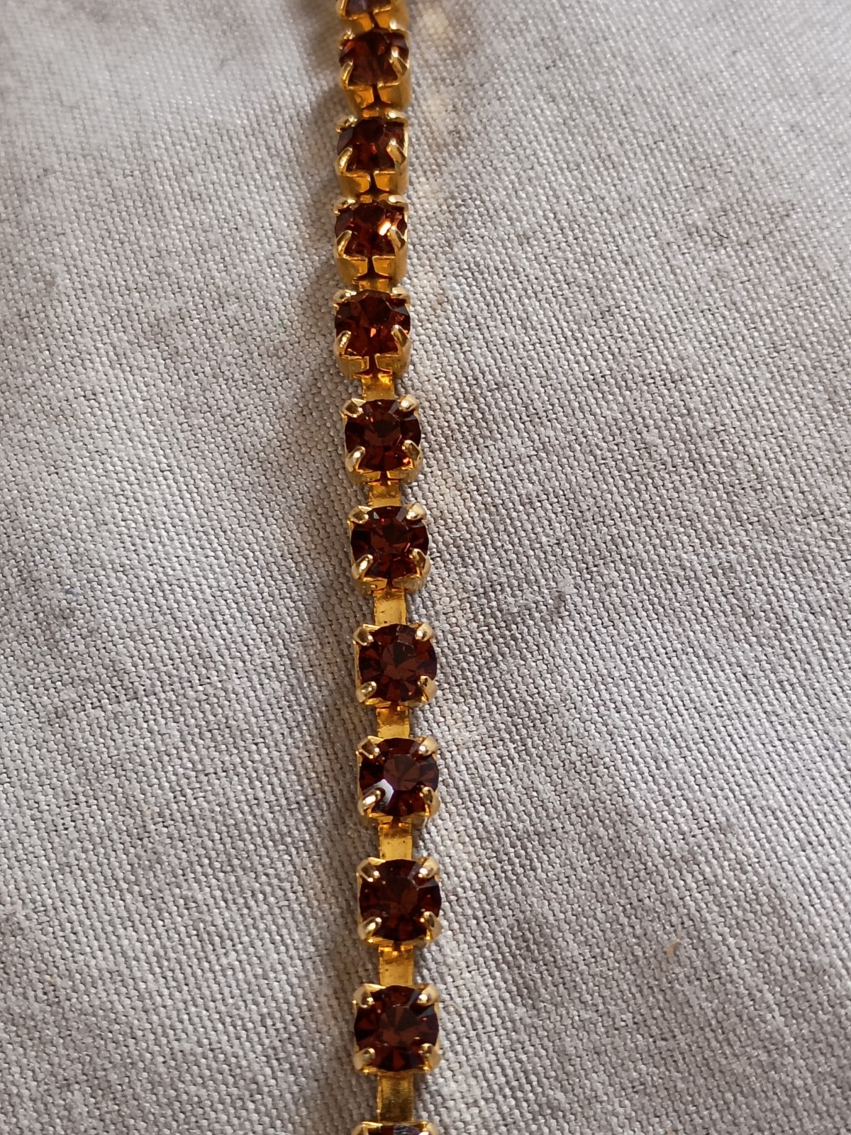 Vintage 14″ Root Beer Color Rhinestone Choker Necklace.
