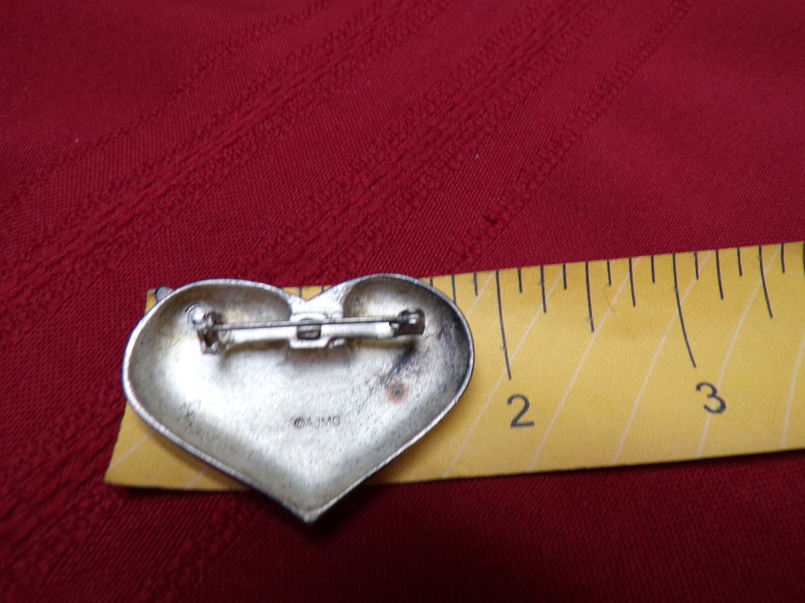 SIGNED AJMC “GRANDMAS ARE ALL HEART” FLOWERS RHINESTONE PEWTER METAL PIN BROOCH