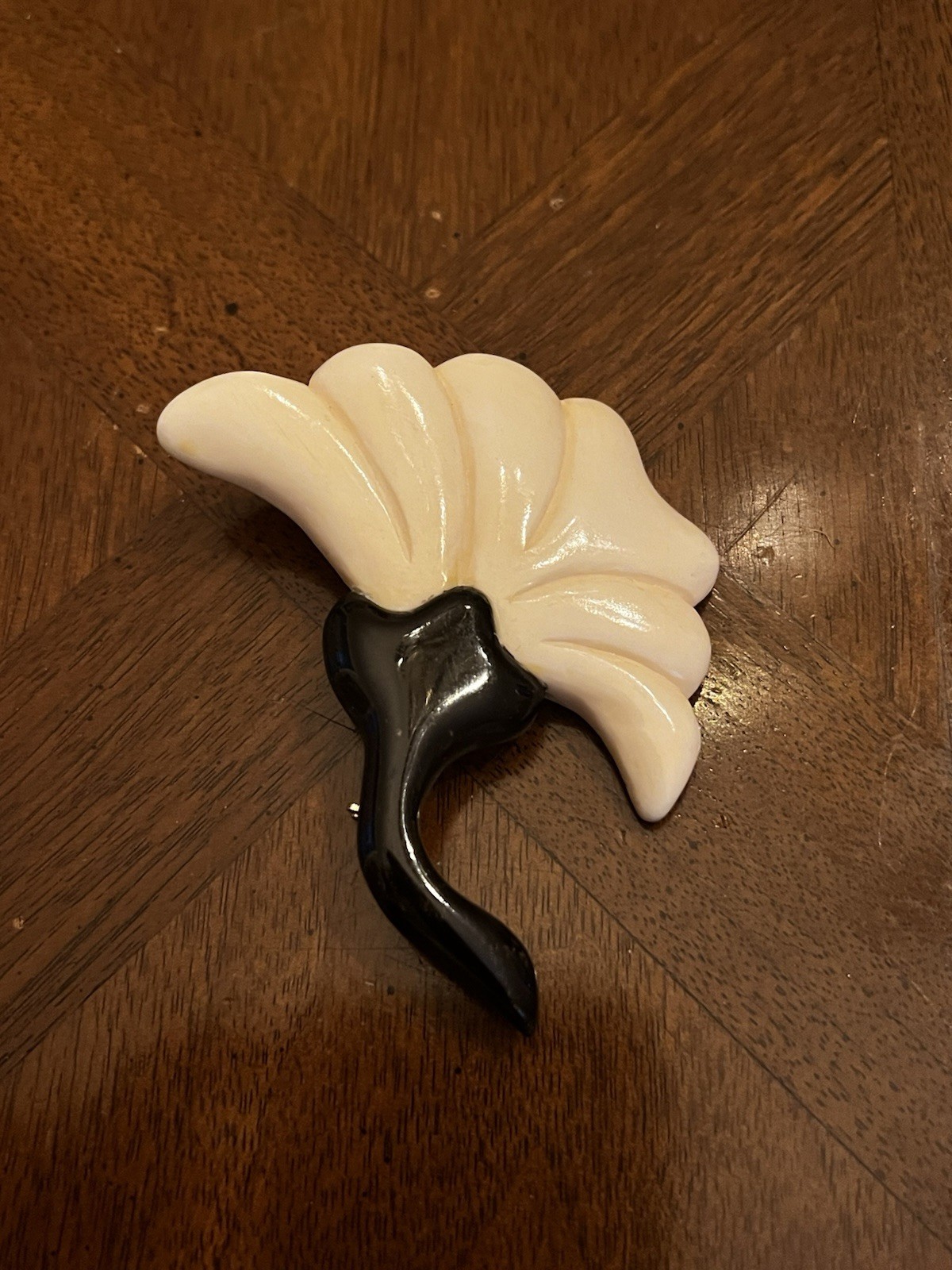 Vintage Art Deco 1930s/1940s Black & Off White Abstract Flower Brooch Unique!