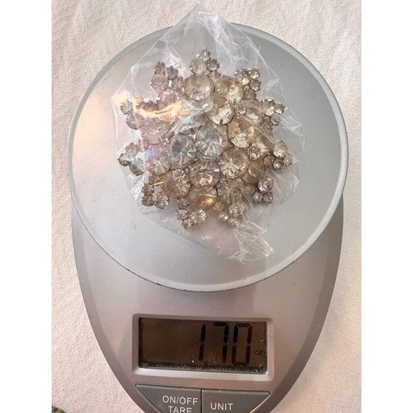 Vtg 3″D Brooch Clear Cut Crystals Silver Tone Beauty Flower Pin Clear Crystal