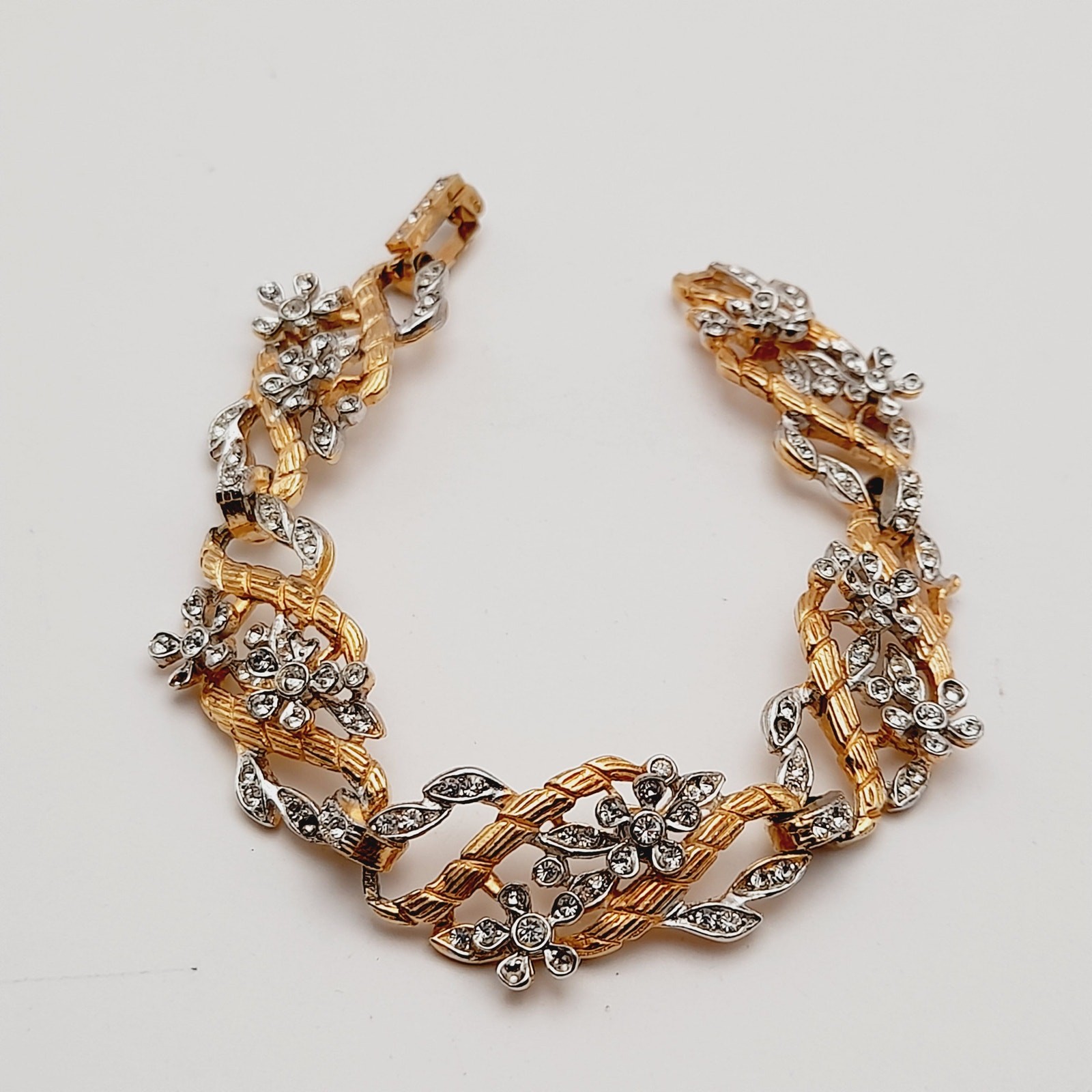 Vintage Gold Tone Rhinestone Floral 6 1/2 Inch Bracelet