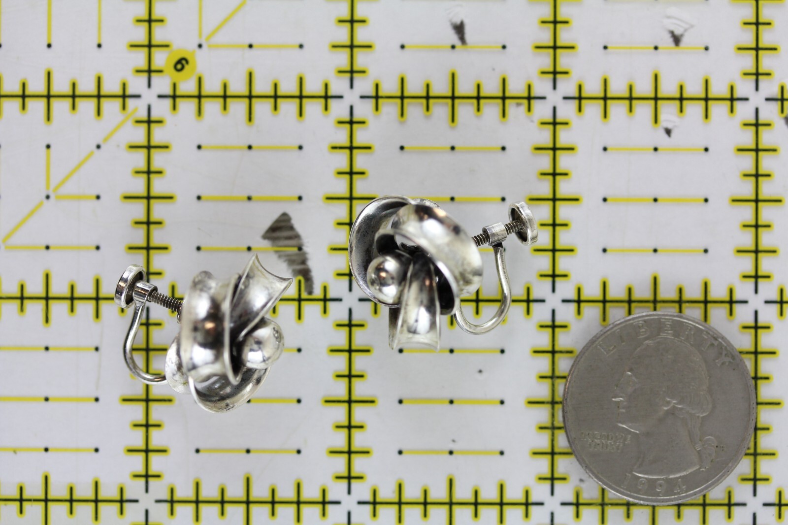 VINTAGE BEAU STERLING SILVER KNOT EARRINGS 925 SCREW BACK DESIGN CLASSIC