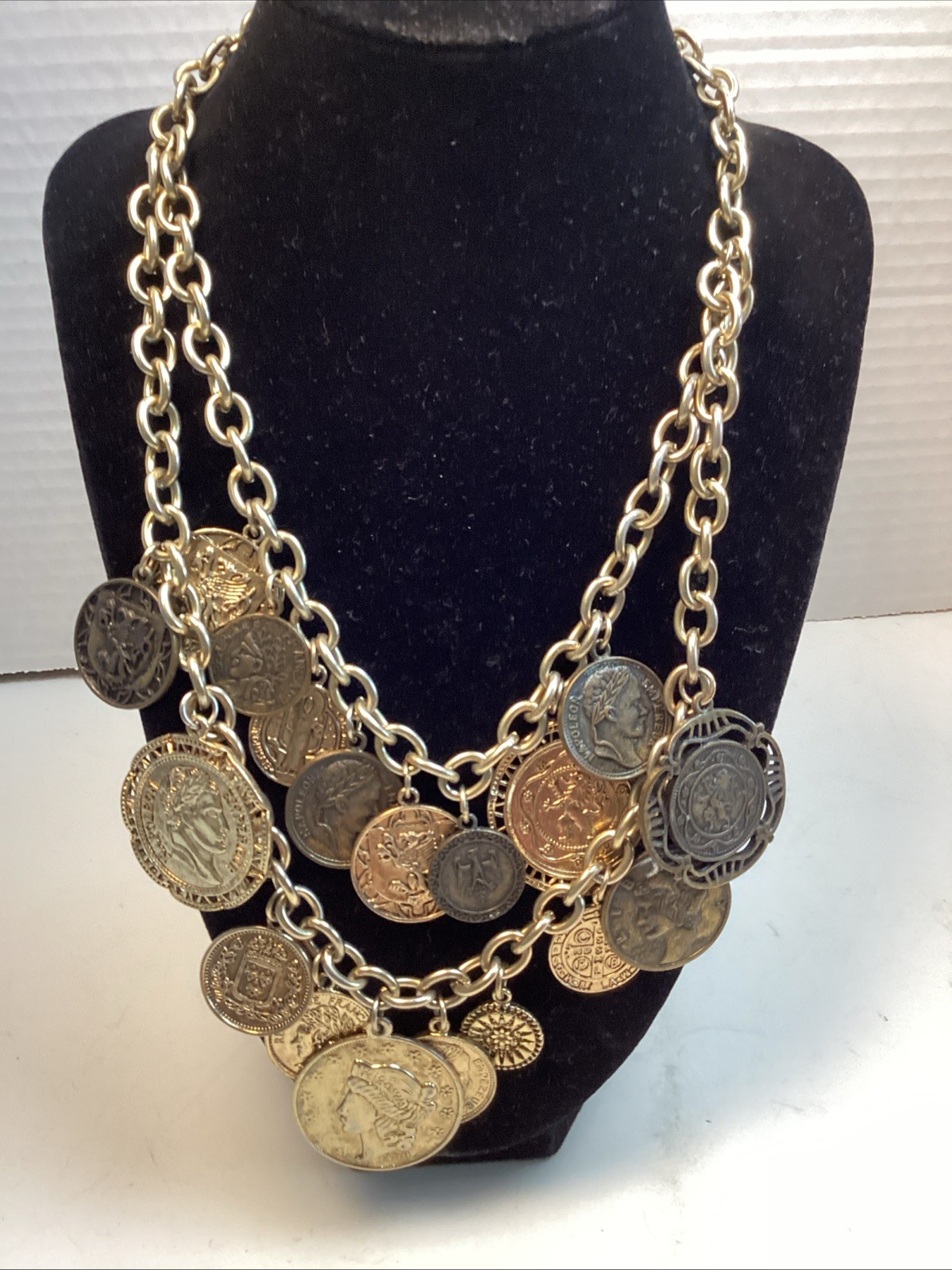 Vintage Gold Tone Dangling Faux Coin Charm Necklace Chain Link 18”