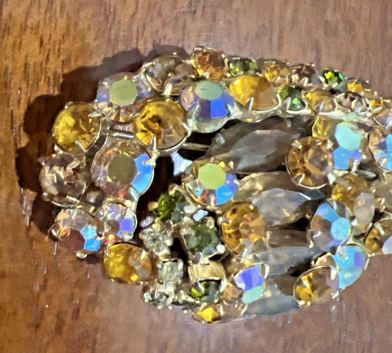 VINTAGE 1950’s AMBER AURORA BOREALIS BROOCH 2 3/4″ wide by 1 1/2″ high