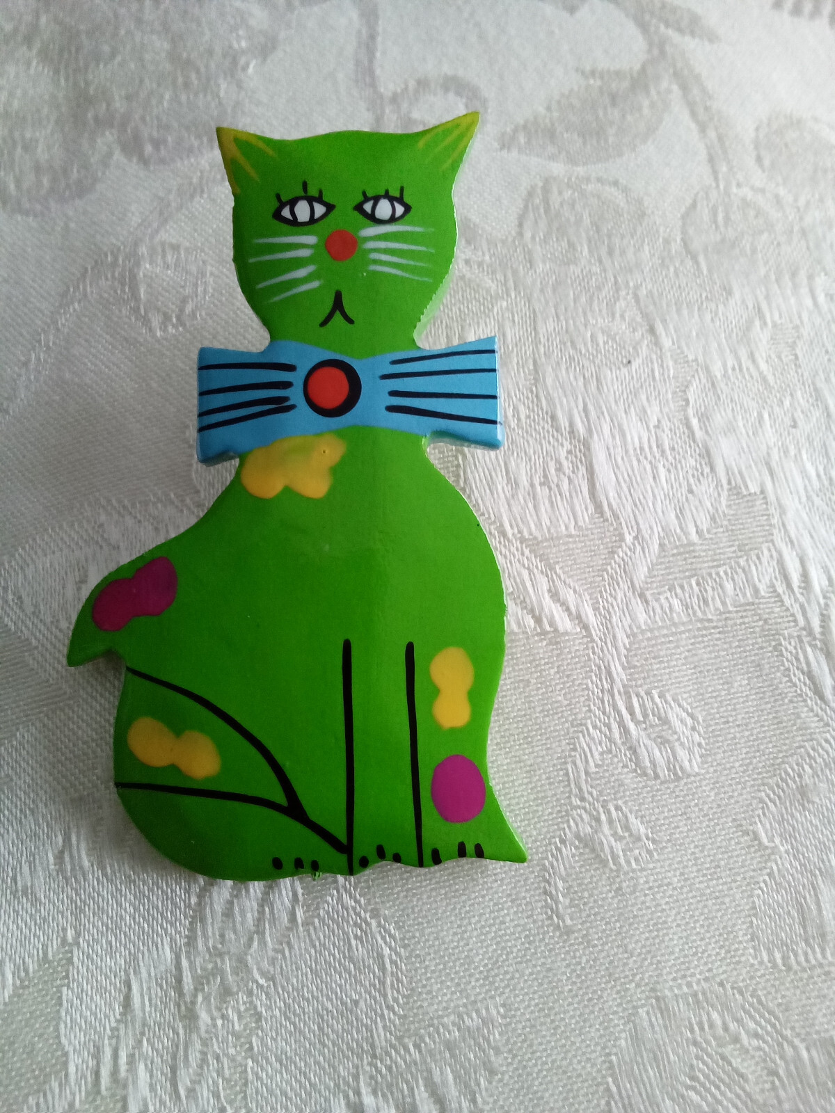 Artsy CAT Pin Vintage Wood Handcrafted Brooch Bright Green Shiny Enamel Finish
