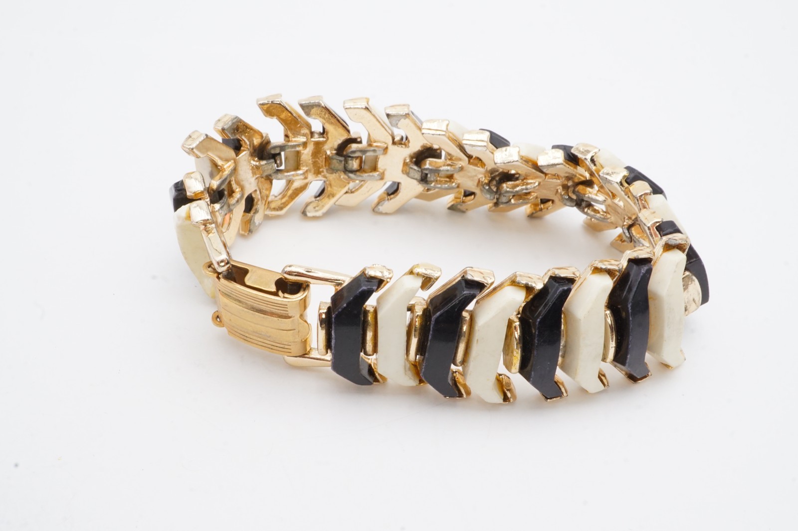 Vintage Bracelet Gold Tone White Black Thermoset 7.25″