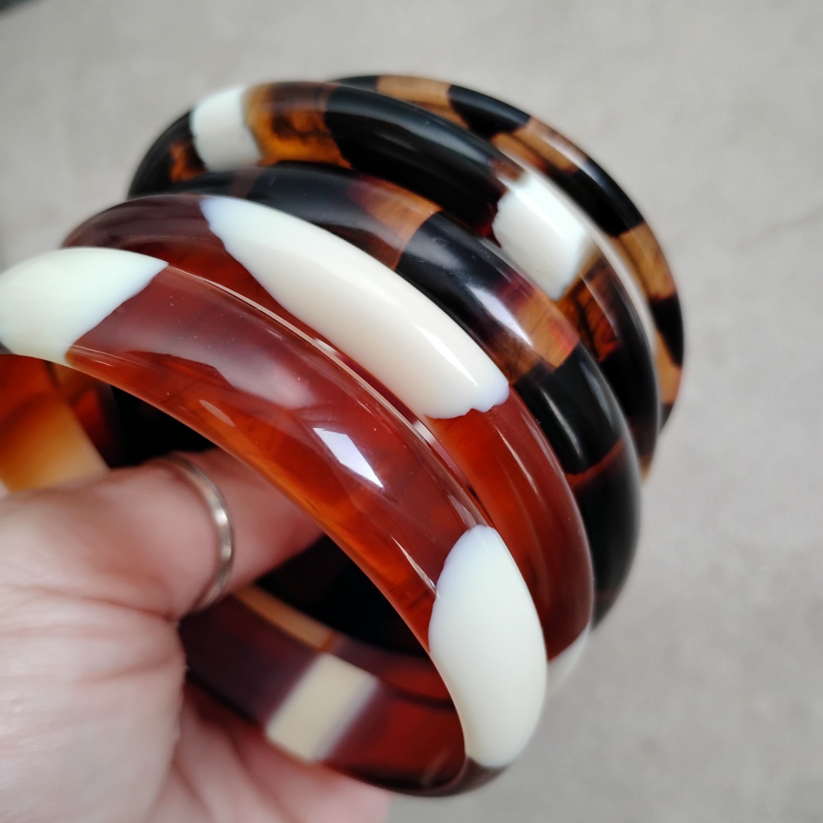 VTG Lot Of 5 Translucent Bangle Lucite Plastic Bracelets Sz 8 Striped Injected