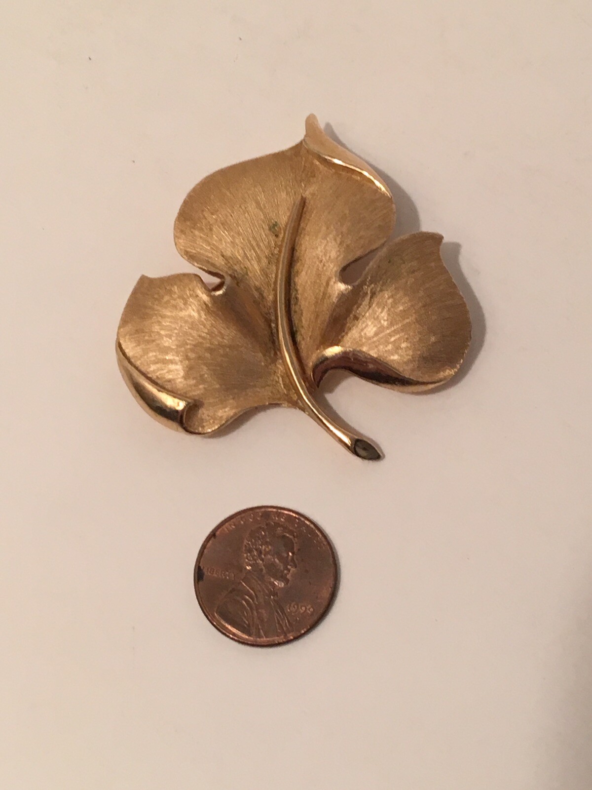 Trifari Gold Tone Leaf Brooch Auction Finds 702