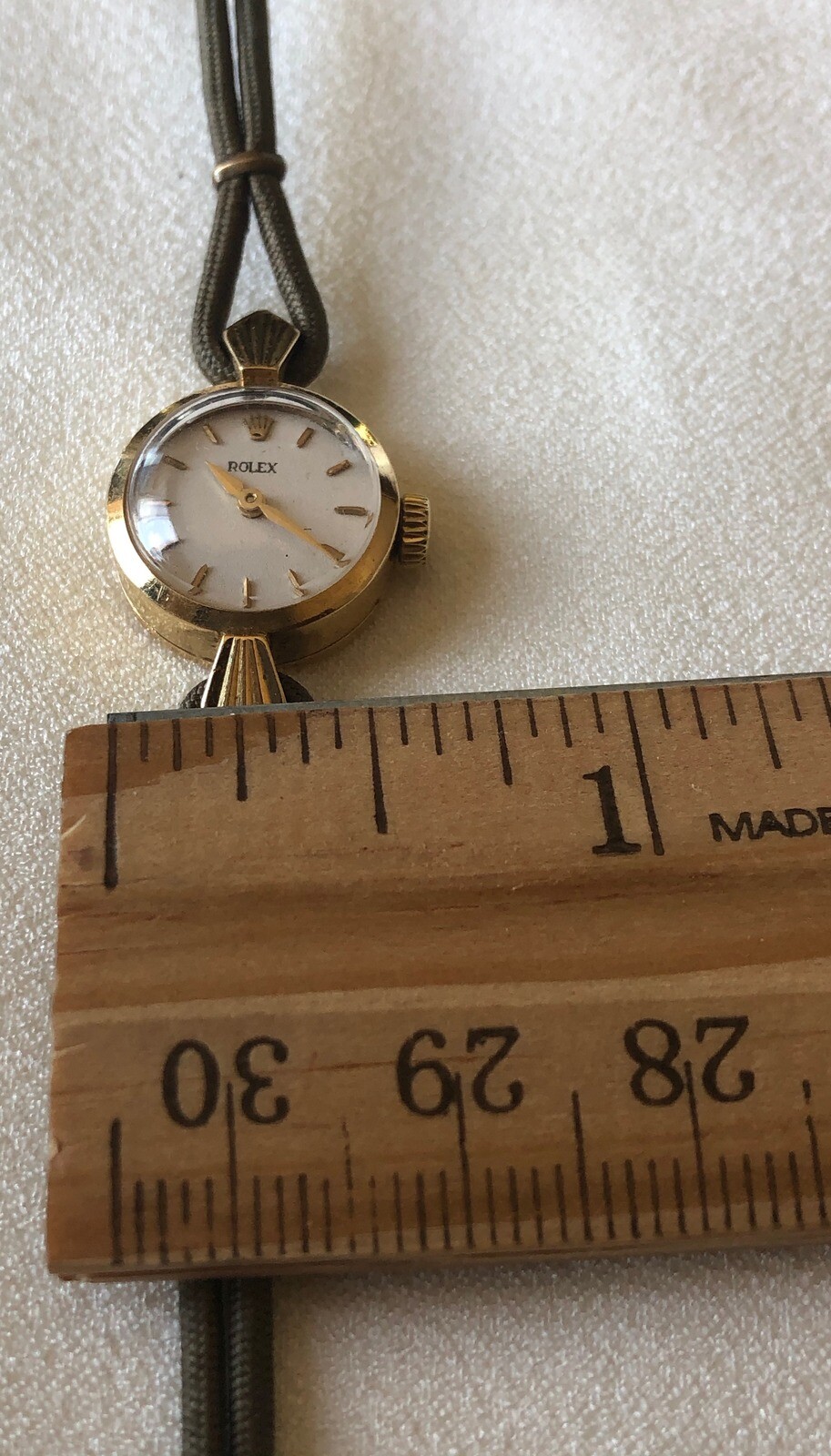 Ladies Rolex Vintage 9060 18k Yellow Gold Hand Wind Watch