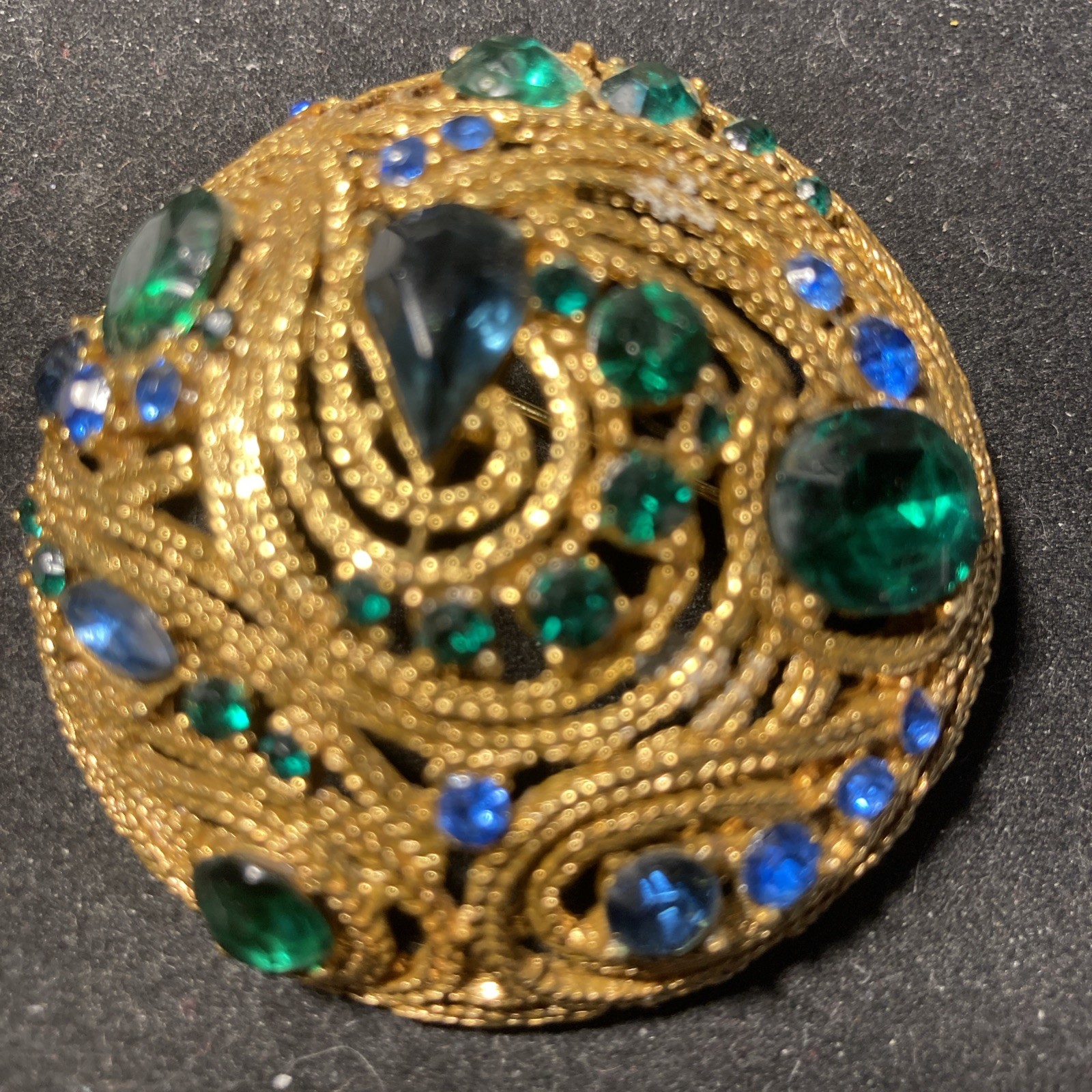 LaRoco 1950s Circular Brooch Colorful Gold Tone Rhinestones Textured Gold Plate
