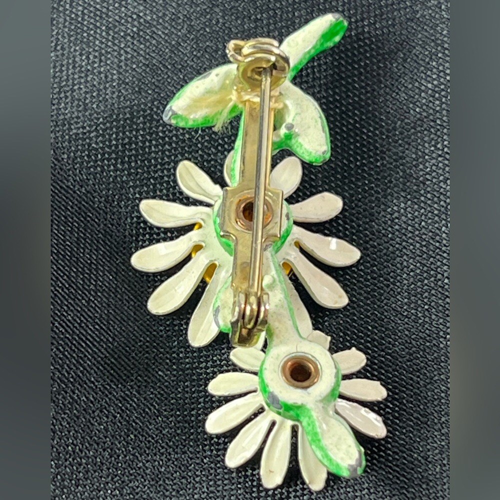 Vintage Daisy Flower Enamel Brooch Pin Yellow White Green Approximately 2”