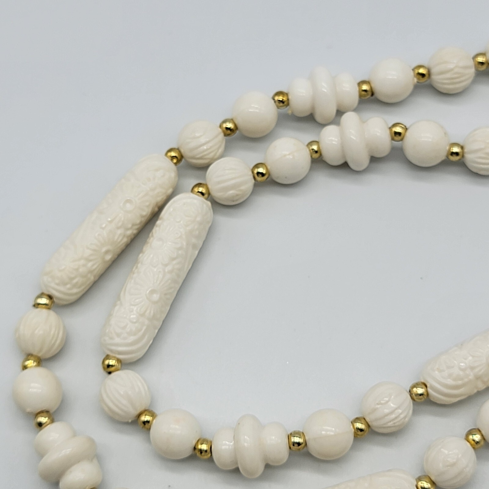 VTG Sarah Coventry Beaded Flapper Necklace White Lightweight Flower Retro 40″