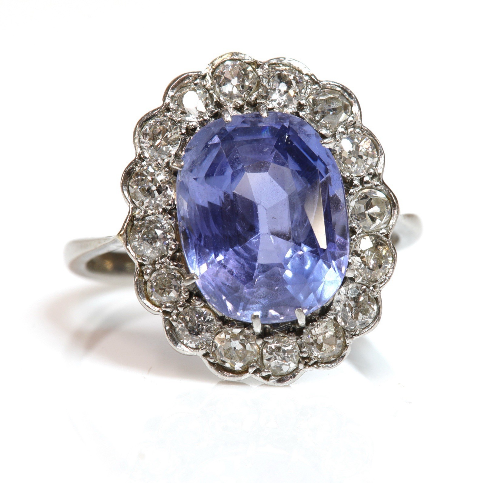 Edwardian Natural 4.60 Carat Sapphire and Old European Diamond Cluster Ring