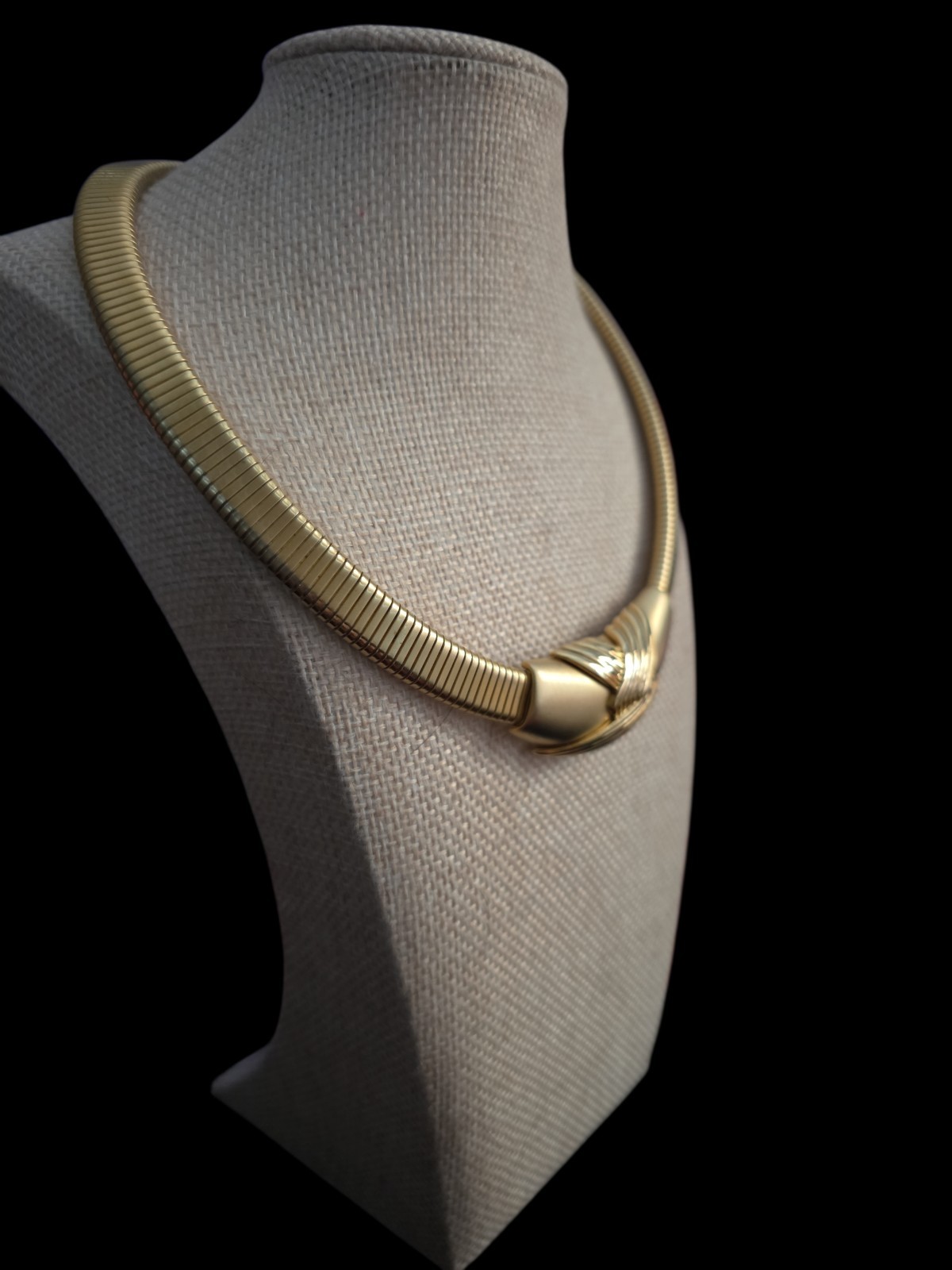Vintage 80’s Goldtone Collar Necklace 16 In