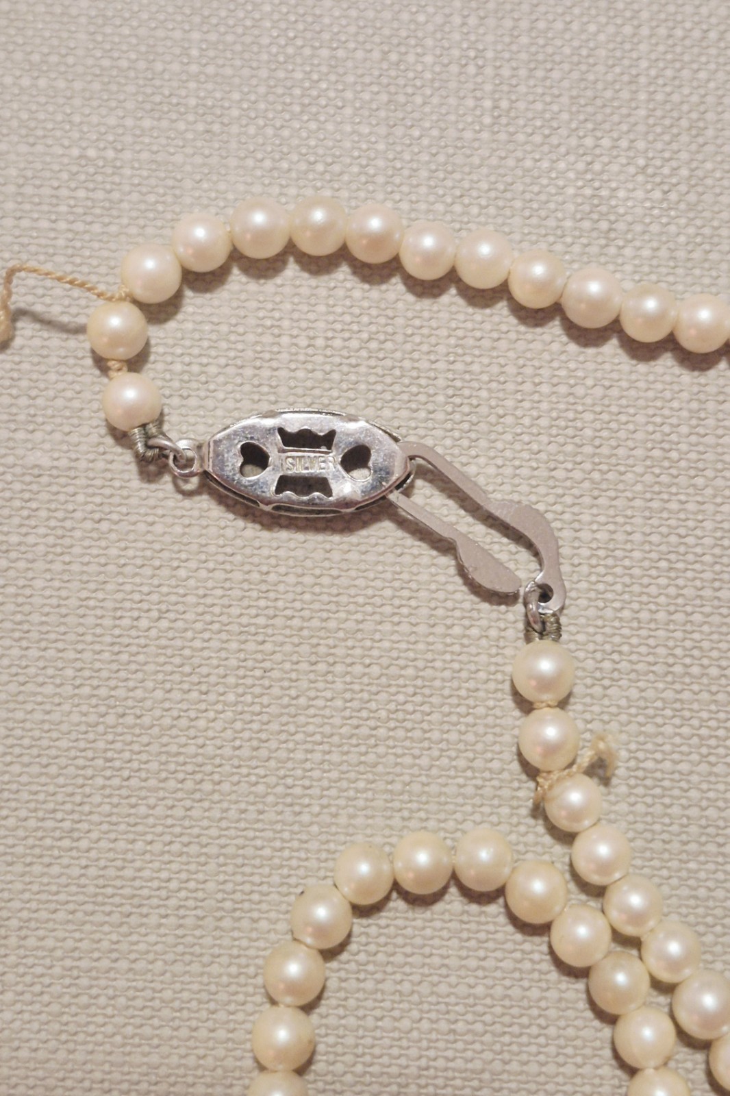 Vintage Mid-Century Faux Pearl Necklace 45cm – Stamped SILVER Clasp Japan