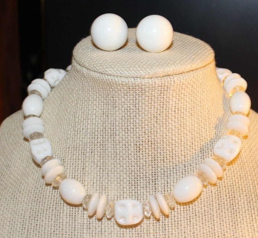 VINTAGE GLASS WHITE BEAD NECKLACE+ CROWN TRIFARI WHITE BUTTON CLIP EARRINGS