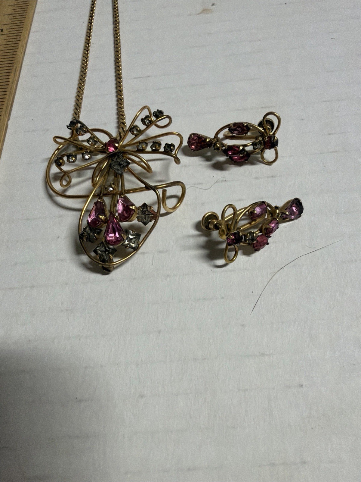 Vintage 12kGP Wire & Cut Glass Brooch & Clip on Earring Set W Chain J16