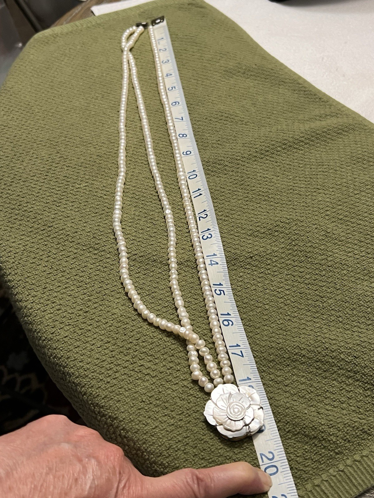 ESTATE 3 STRAND GENUINE WHITE PEARL NECKLACE 18-19” ABALONE FLOWER CLASP