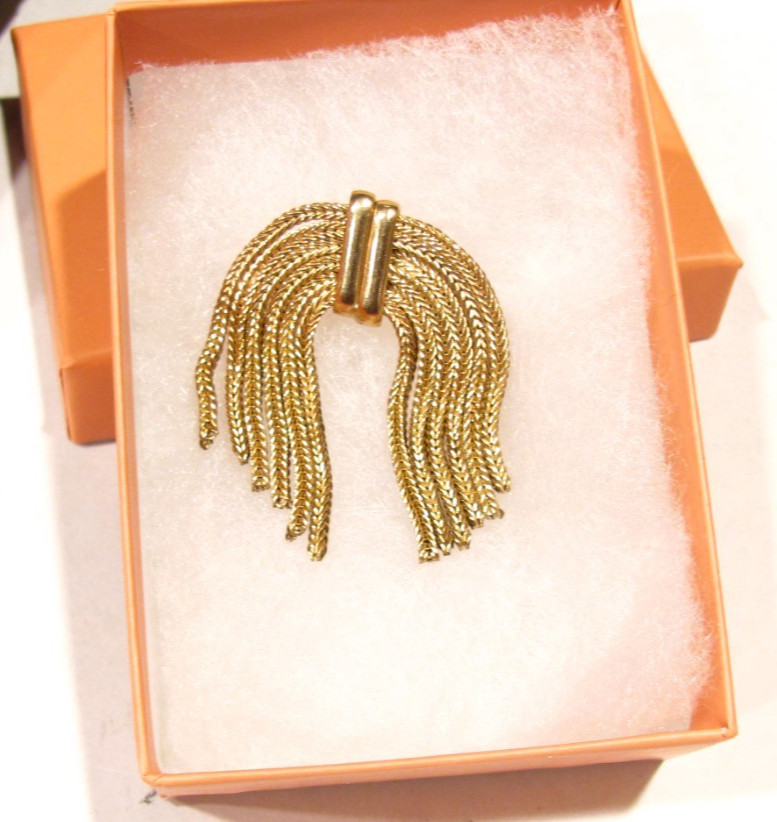 Beautiful!! Vintage “AC” Alice Caviness 12K Gold Filled Tassel Brooch Pin