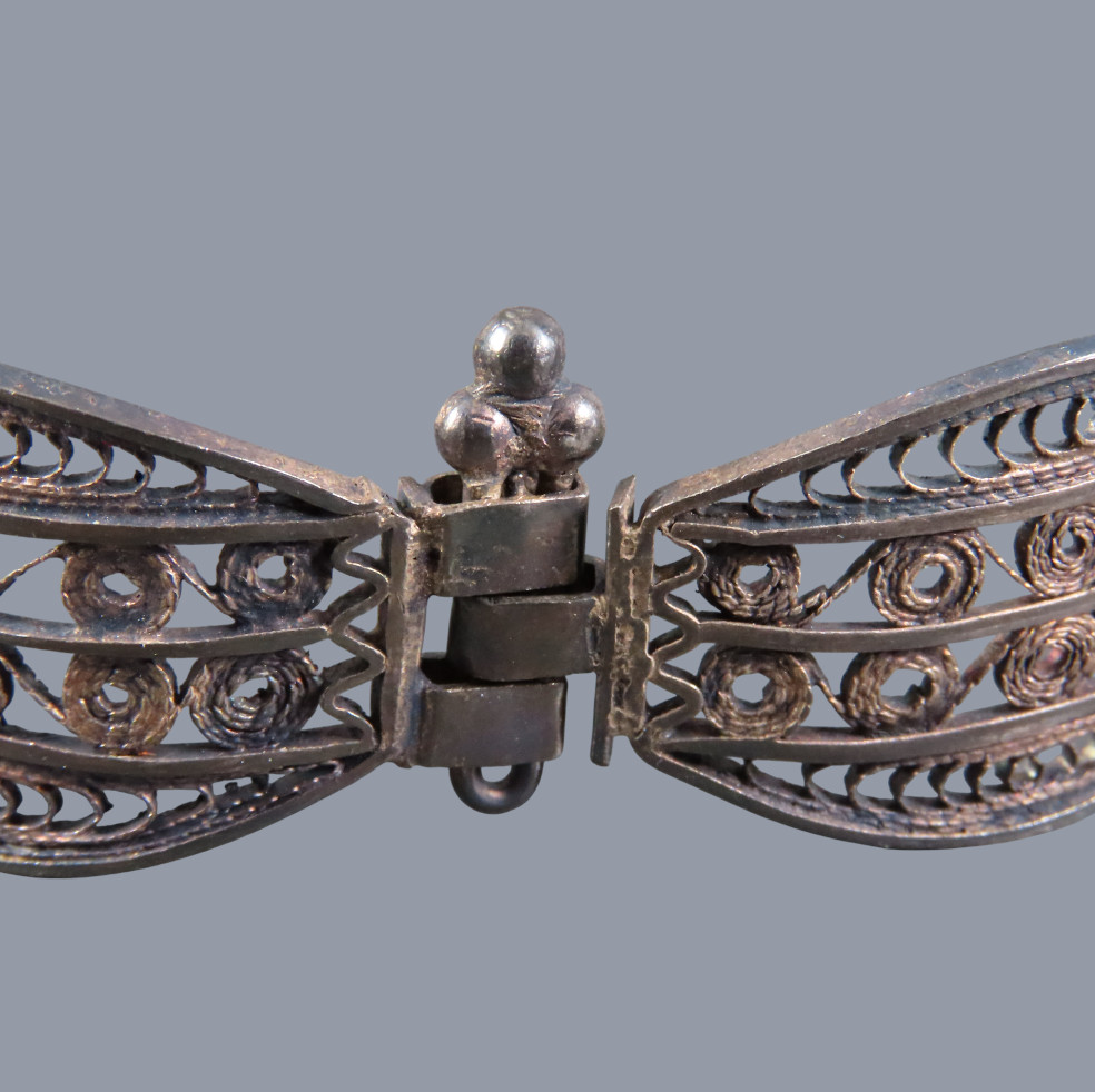 ANTIQUE VTG Sterling Silver CANNETILLE FILIGREE Flower Panel Link Bracelet DARK