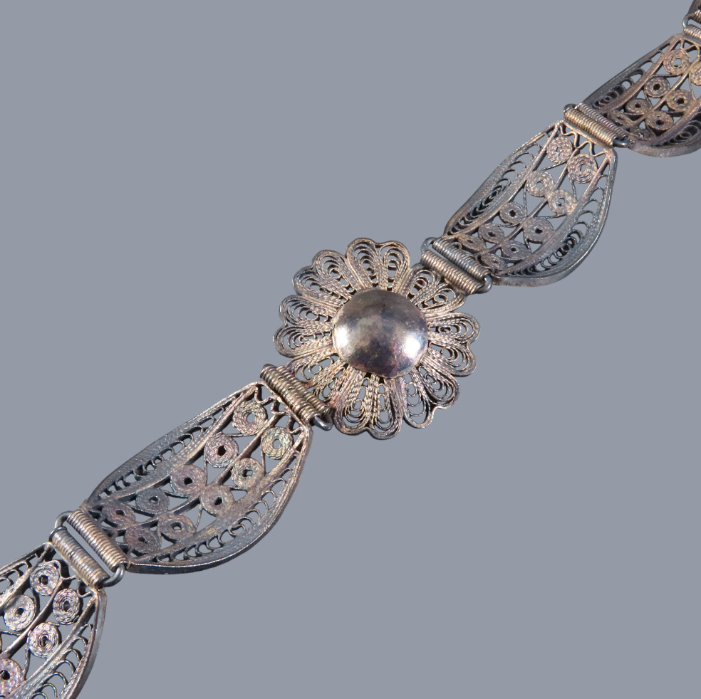 ANTIQUE VTG Sterling Silver CANNETILLE FILIGREE Flower Panel Link Bracelet DARK