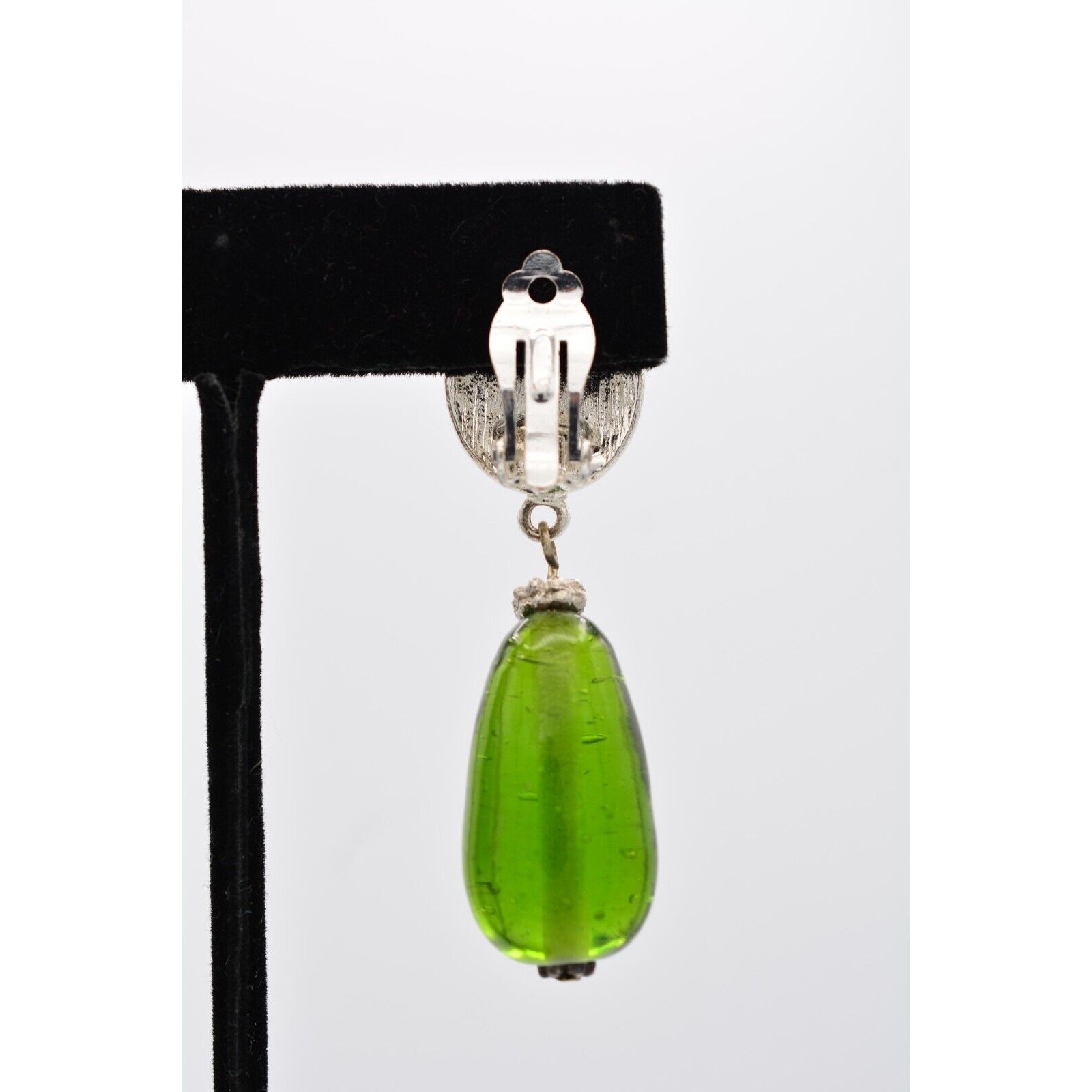 Vintage Dangle Clip On Earrings Green Glass Drop Silver Tone Chunky 1990s BinAK